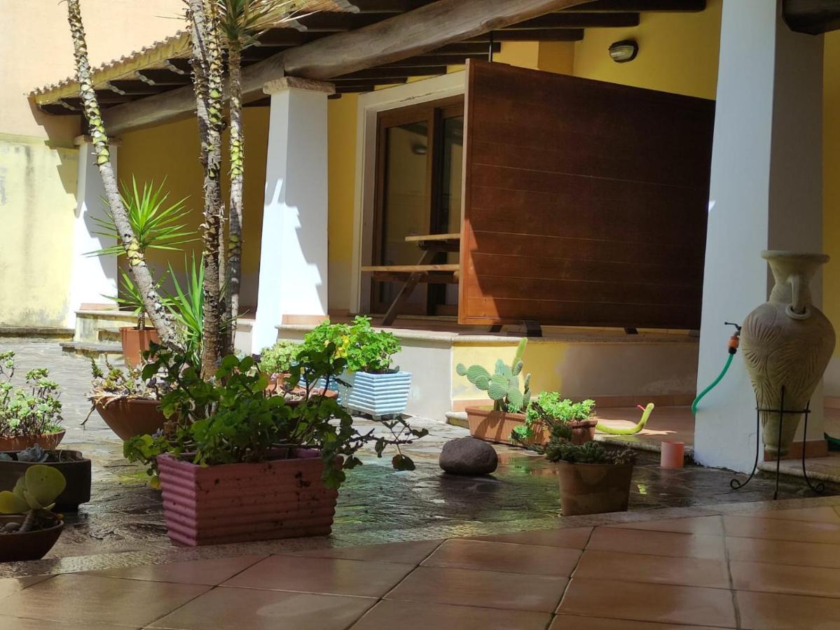 Ferienwohnung Casa Il Cortile Fiorito Tortolì Exterior foto